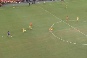 kaiyun-白给！齐米卡斯回传+玛玛达没停到，奥卡福笑纳空门大礼！