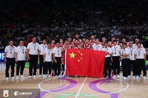 开云平台-媒体人：以团队为先&amp;不计较个人数据 正是这支中国男篮最宝贵品质