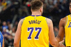 开云官网-独行侠死忠：看到东契奇为我最讨厌的湖人效力 我既悲伤又恶心