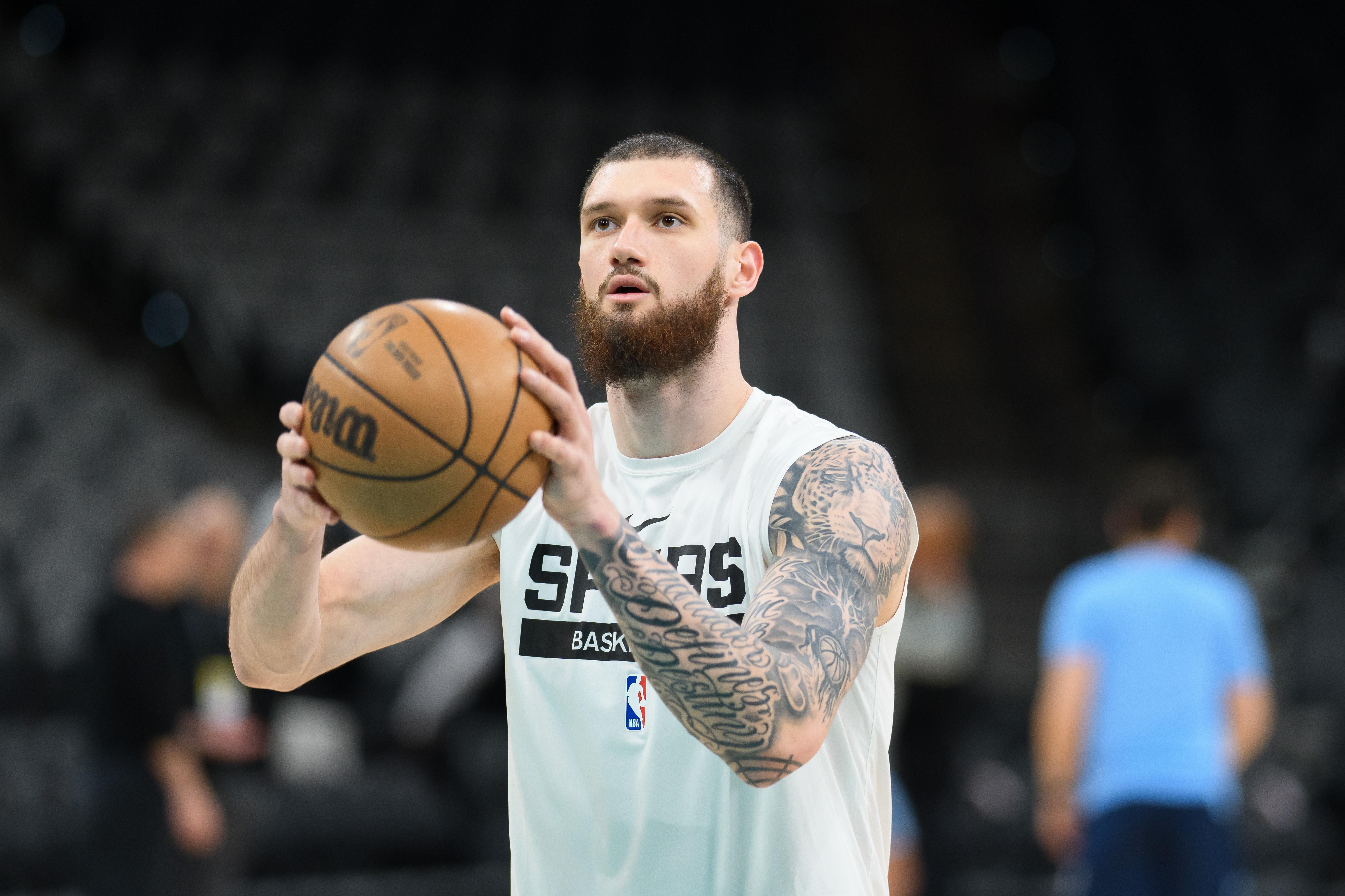 开云登录-手感一般！马穆凯拉什维利11中4&amp;amp;三分4中0拿到13分&amp;amp;拼到5犯离场