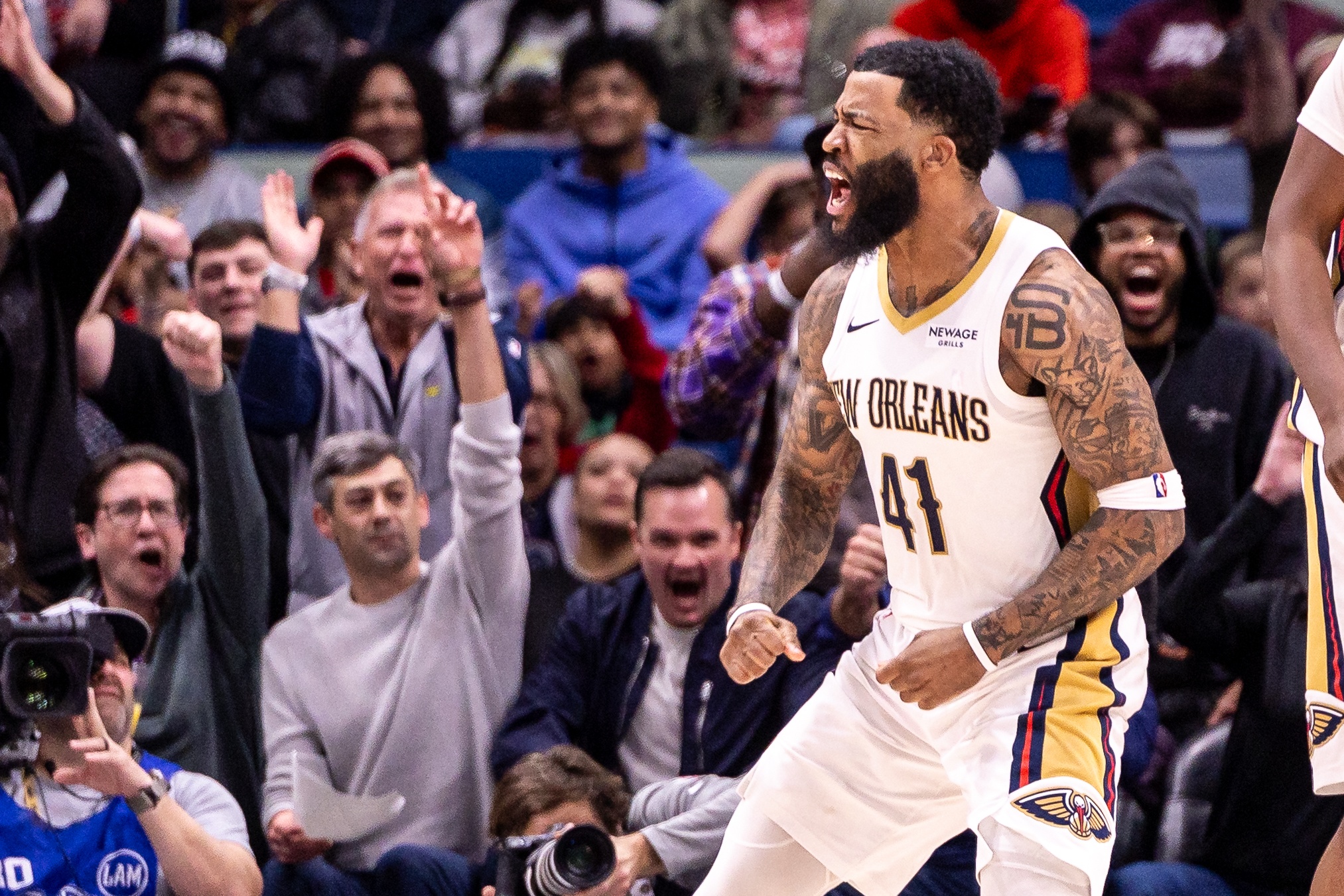 开云登录-今天强无敌！萨迪克·贝20中13&amp;三分9中6 砍下36+4+4&amp;全场零失误