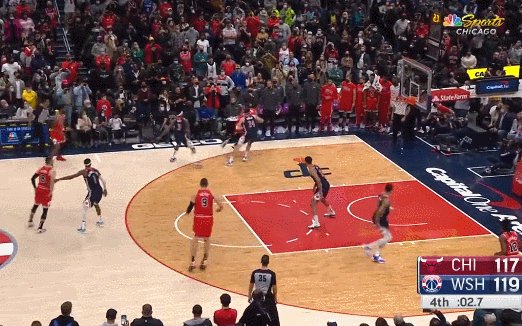 开云登录-见证历史！德罗赞跨年背靠背压哨绝杀 NBA第一人！